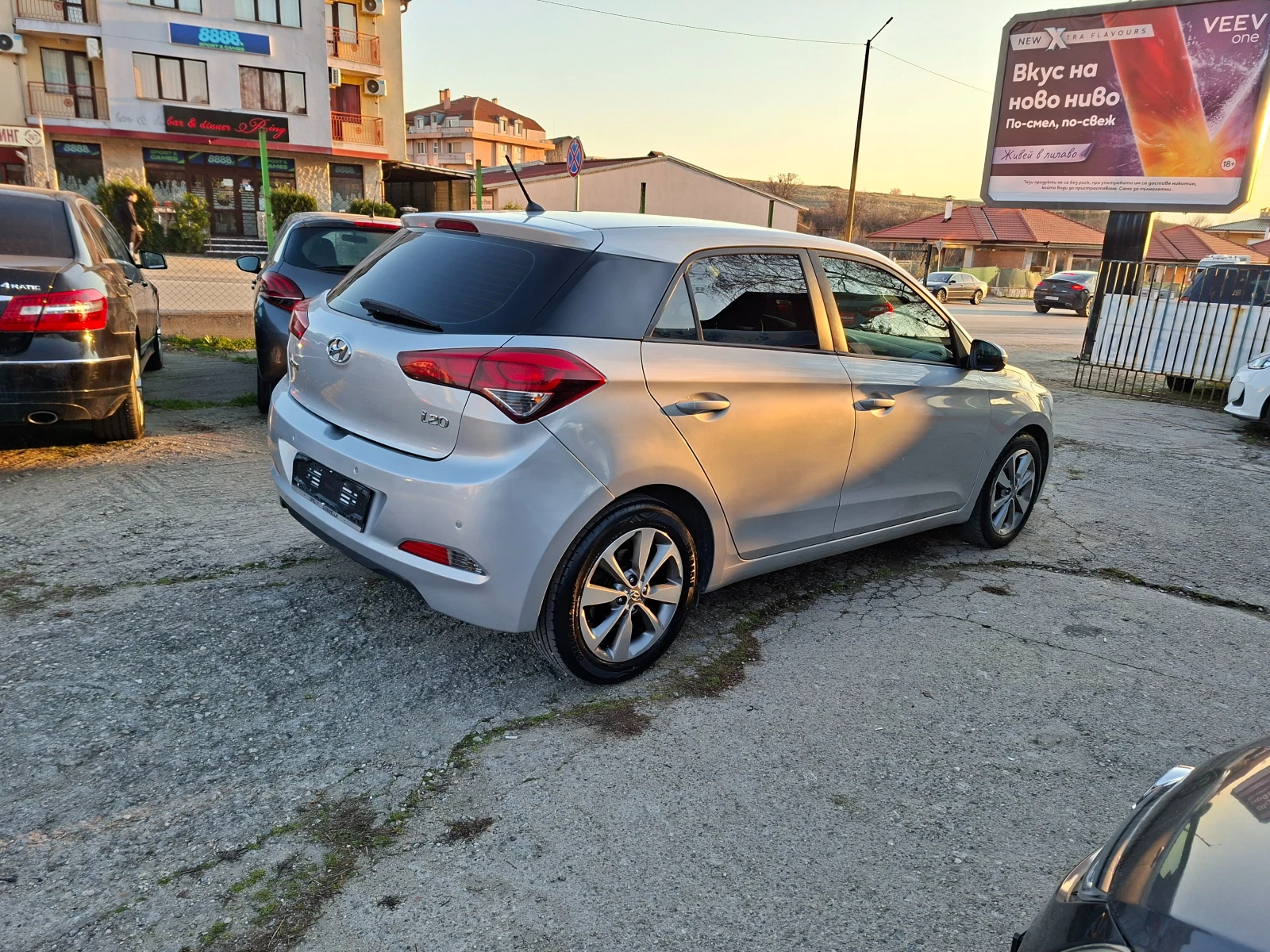 Hyundai I20 1.1CRDI* 6-Speed* , снимка 5 - Автомобили и джипове - 53737946