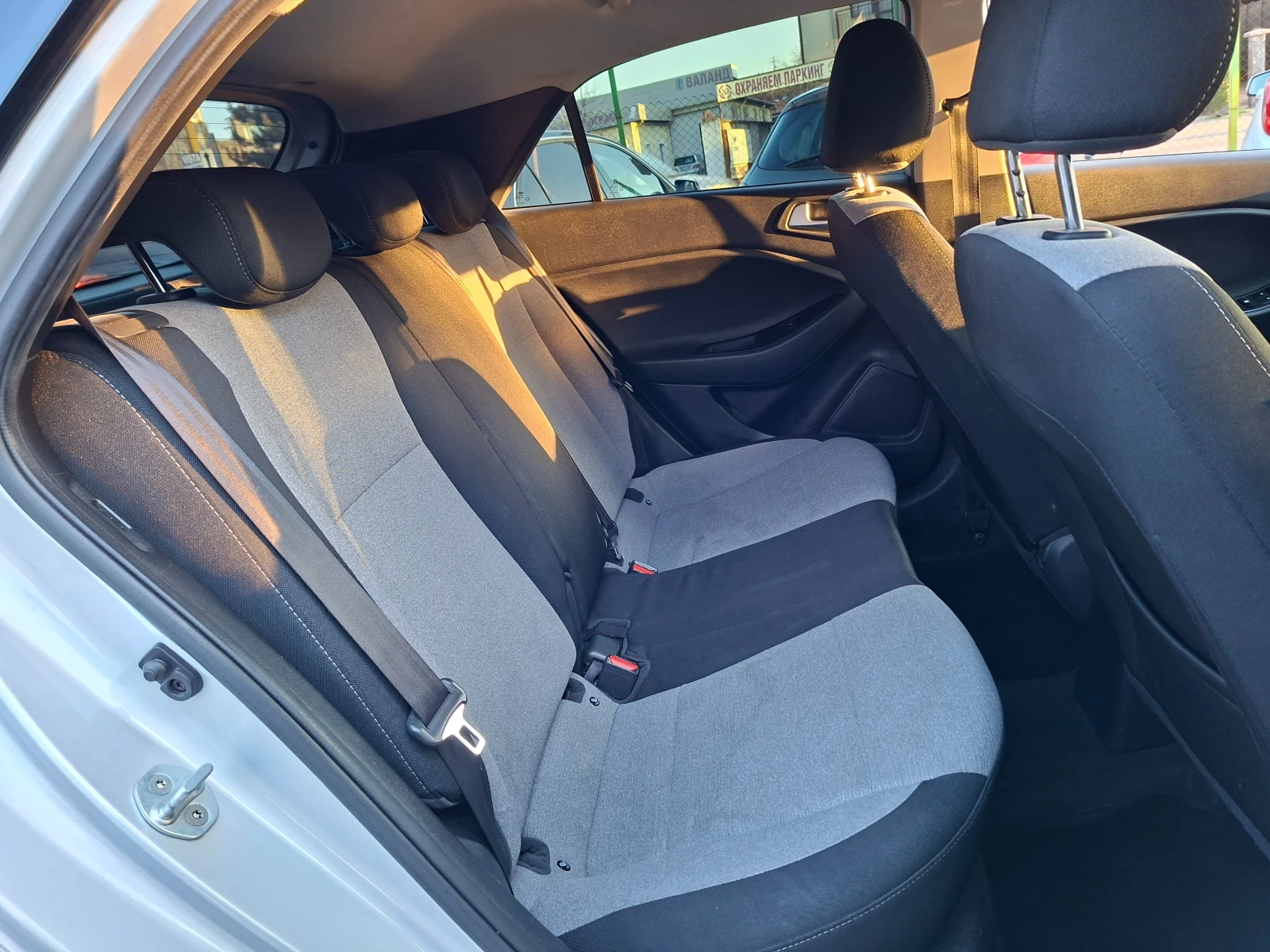 Hyundai I20 1.1CRDI* 6-Speed* , снимка 13 - Автомобили и джипове - 53737946