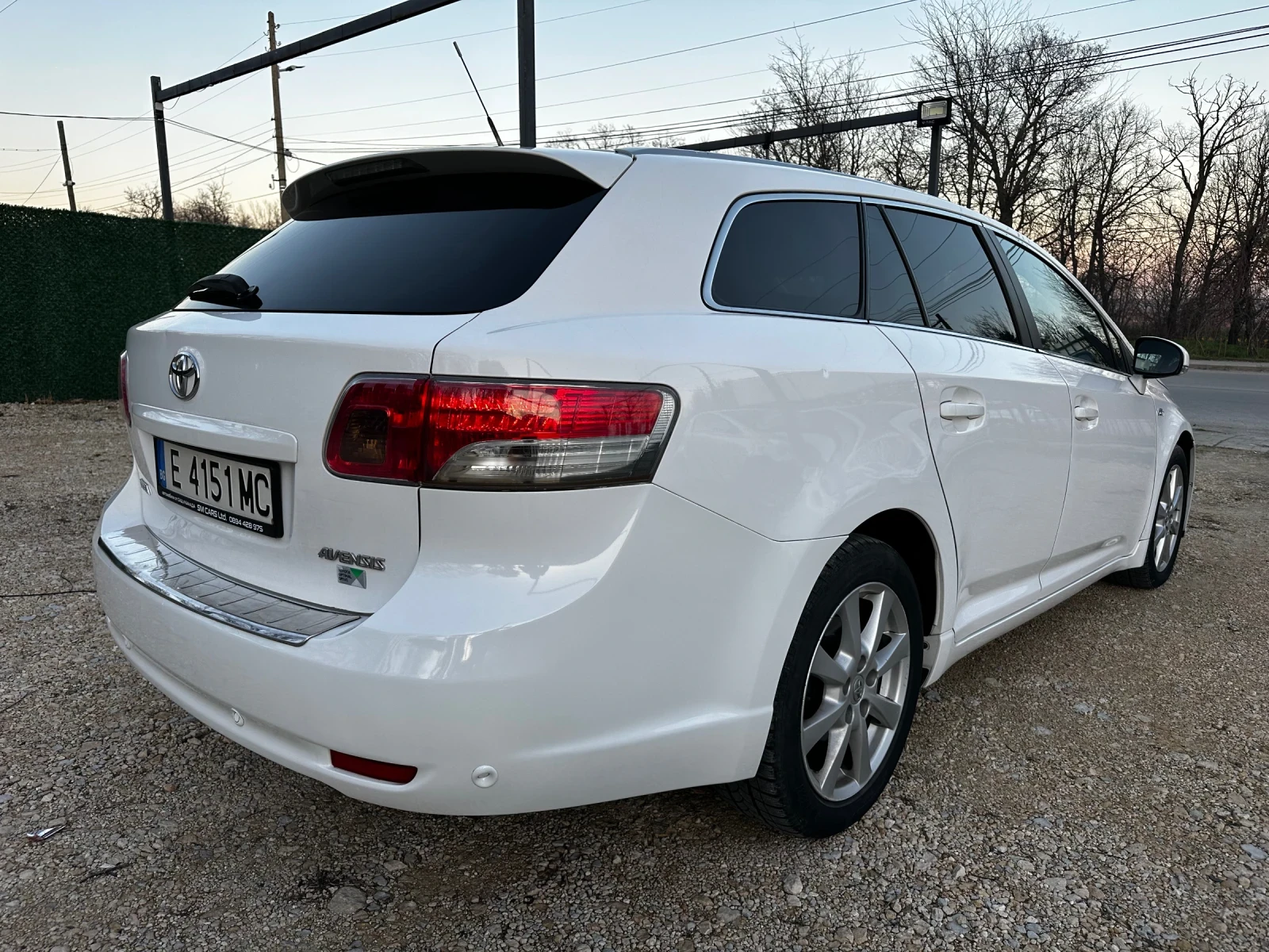 Toyota Avensis АВТОМАТ. F1. KeyLessGo. Навигация. Камера , снимка 5 - Автомобили и джипове - 53755206