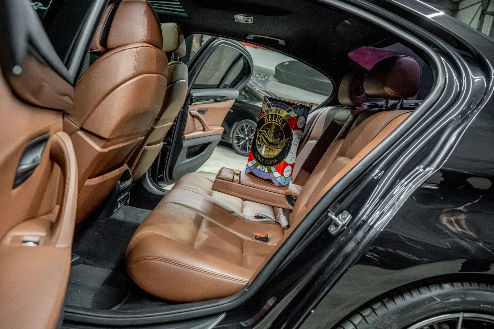 BMW 530 D / M-PERFORMANCE /HUD /AKRAPOVIC /8ZF / SOFTCLOSE - изображение 9