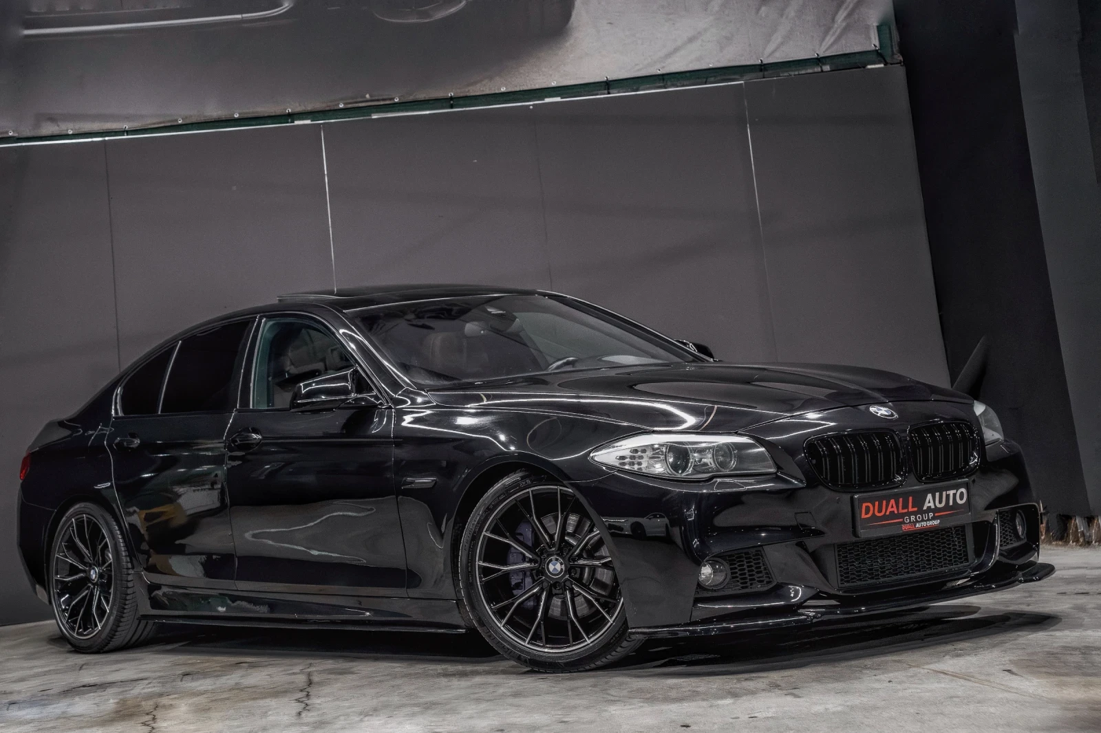 BMW 530 D / M-PERFORMANCE /HUD /AKRAPOVIC /8ZF / SOFTCLOSE