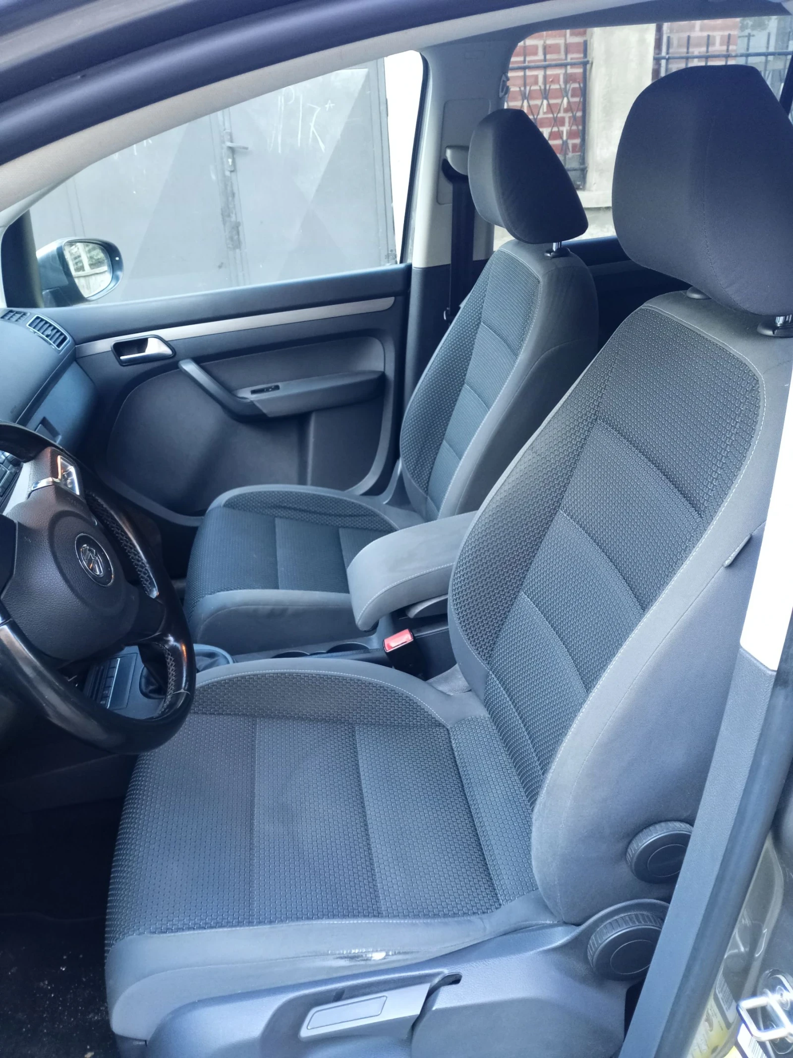 VW Touran, снимка 8 - Автомобили и джипове - 53914620