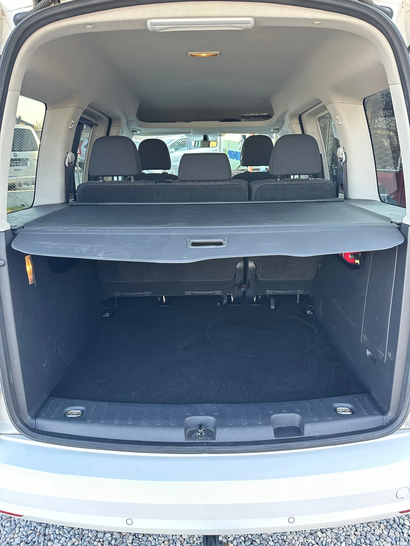 VW Caddy 2.0TDI 4MOTION, снимка 5 - Автомобили и джипове - 54101536