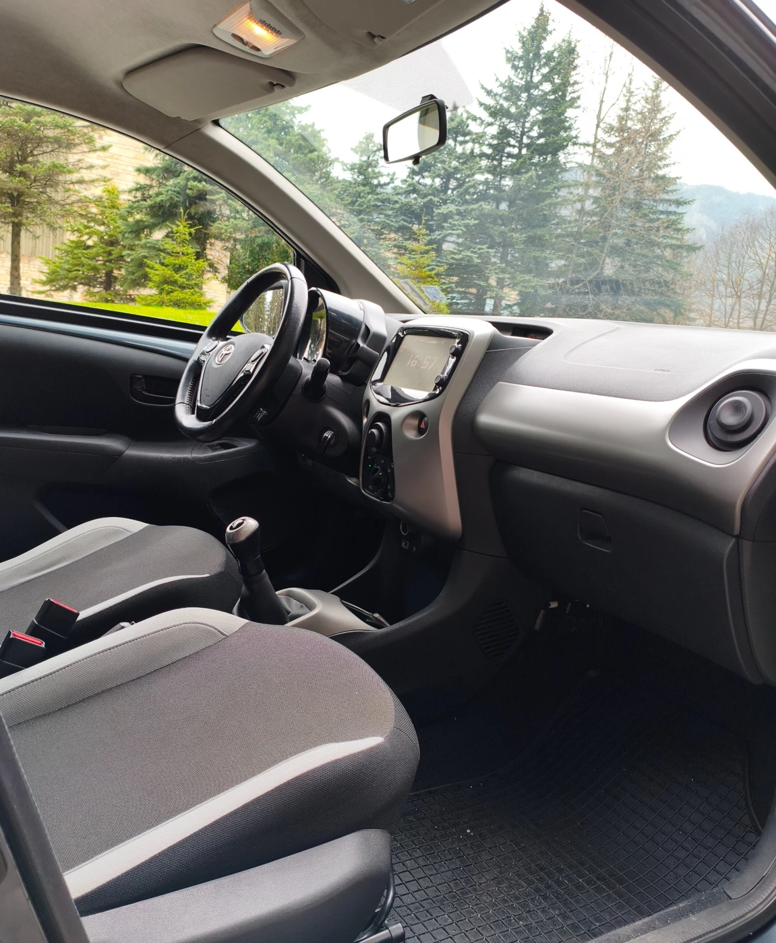 Toyota Aygo, снимка 2 - Автомобили и джипове - 54206357