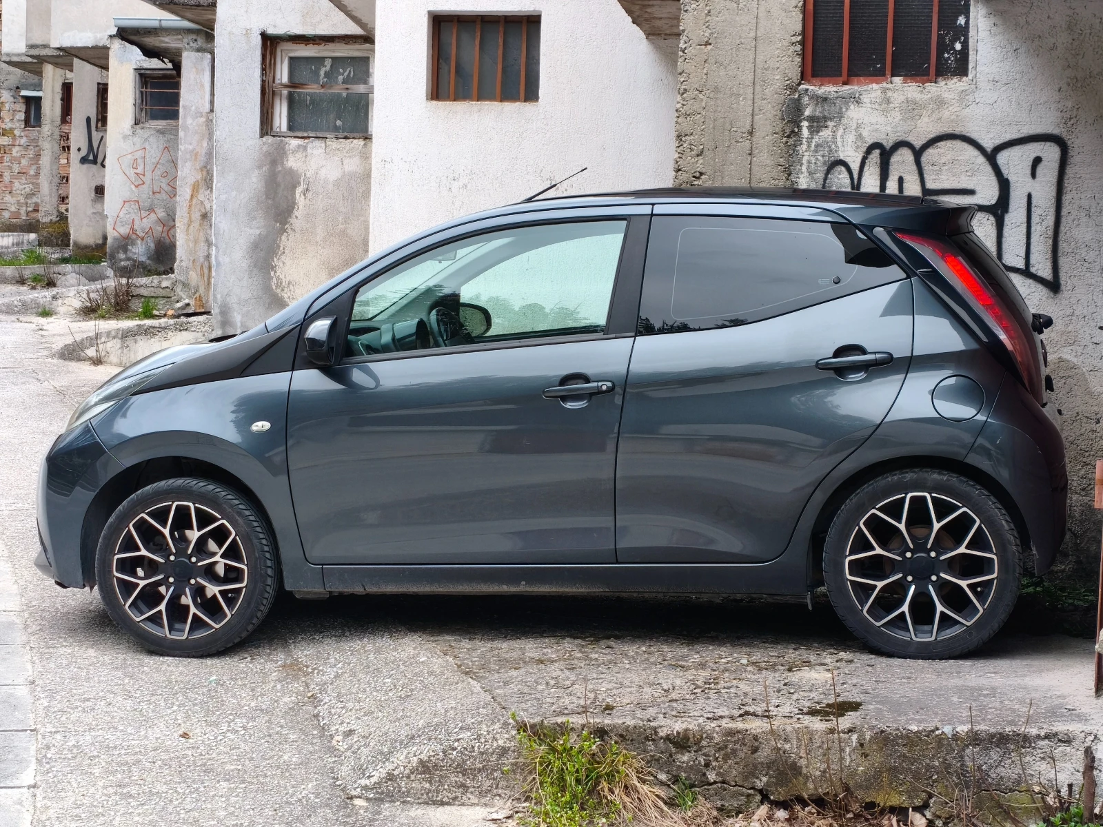 Toyota Aygo, снимка 6 - Автомобили и джипове - 54206357