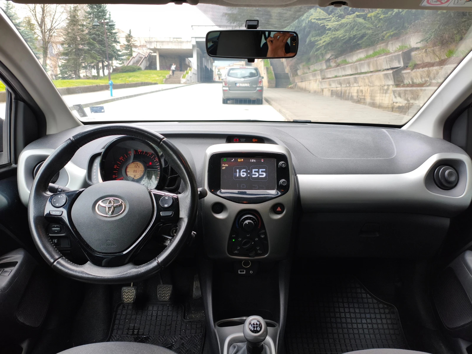 Toyota Aygo, снимка 12 - Автомобили и джипове - 54206357