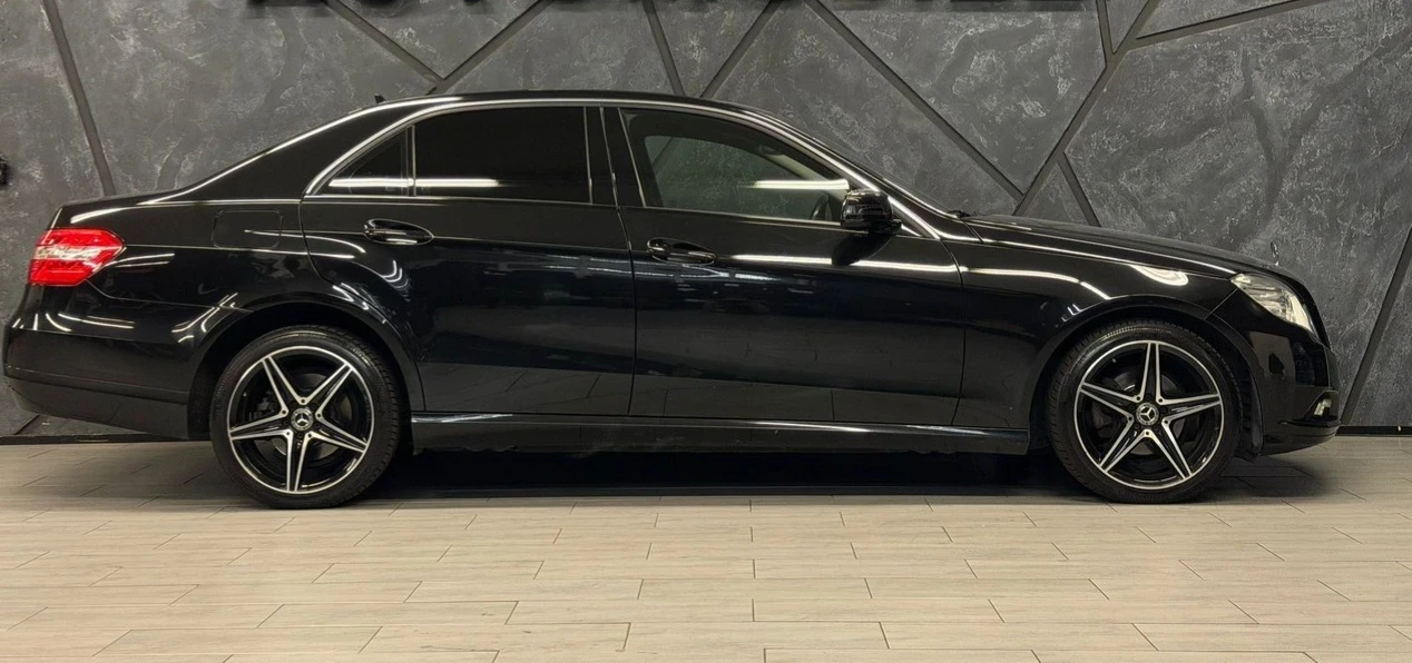Mercedes-Benz E 220, снимка 4 - Автомобили и джипове - 54423922