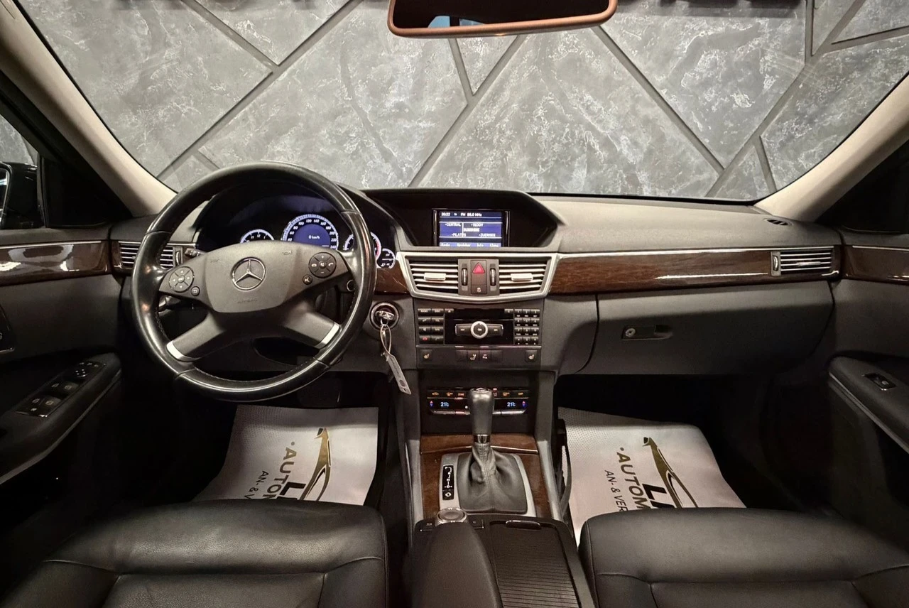 Mercedes-Benz E 220, снимка 8 - Автомобили и джипове - 54423922