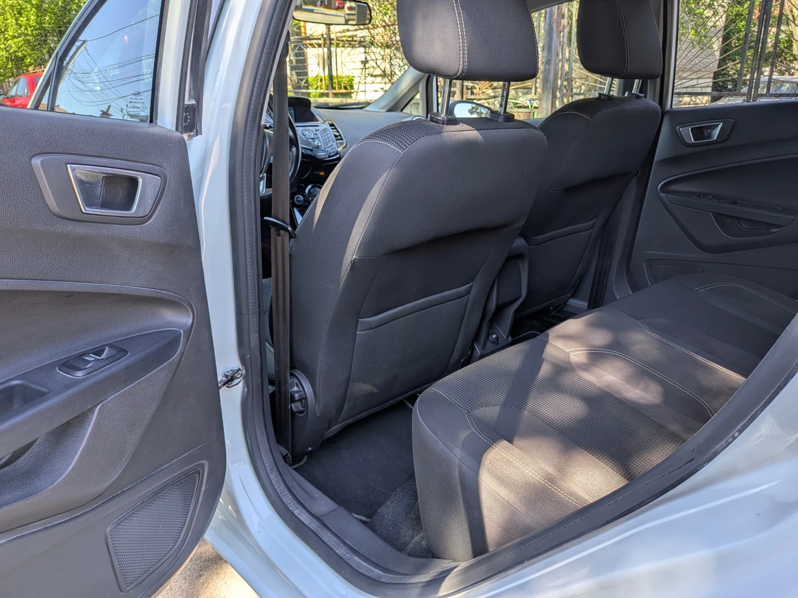 Ford Fiesta * 1.4* ФАБРИЧНА ГАЗ* BRC* LED* NAVI* AMBIENT* TITA, снимка 13 - Автомобили и джипове - 54431981