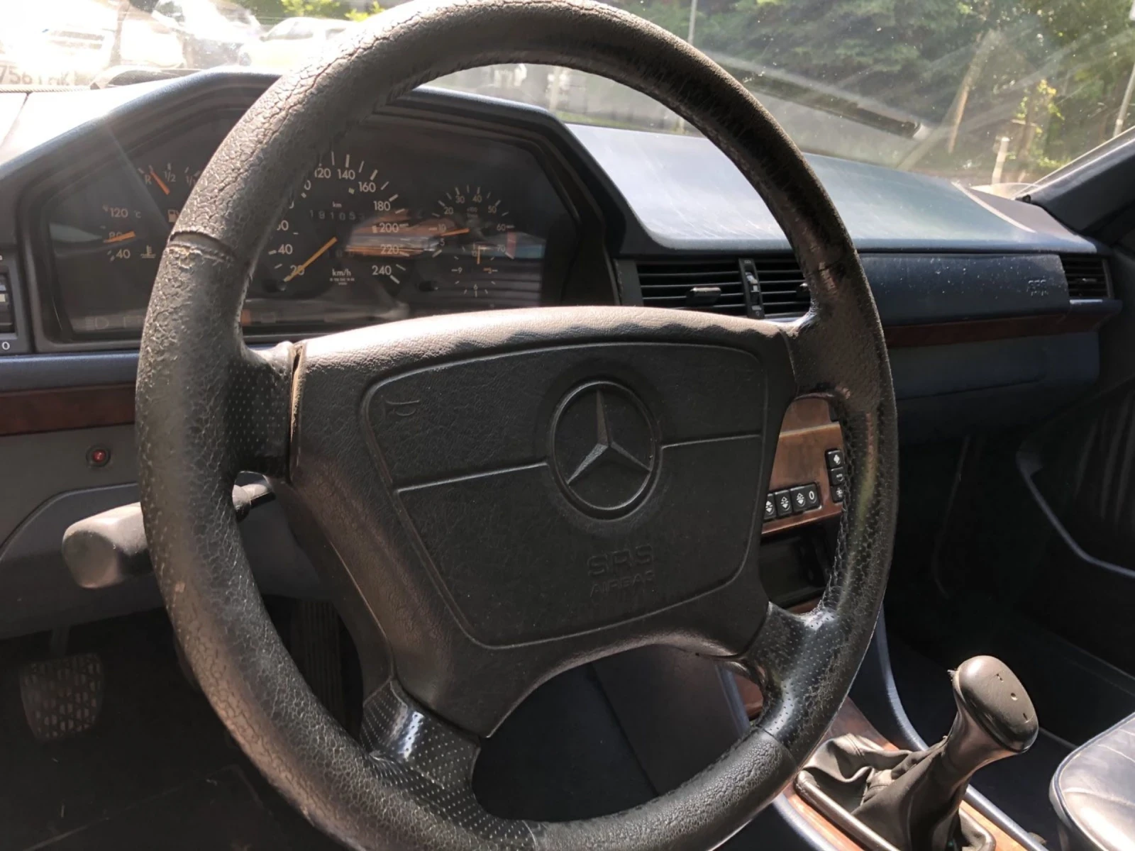 Mercedes-Benz E 200 E200C, снимка 5 - Автомобили и джипове - 54804286