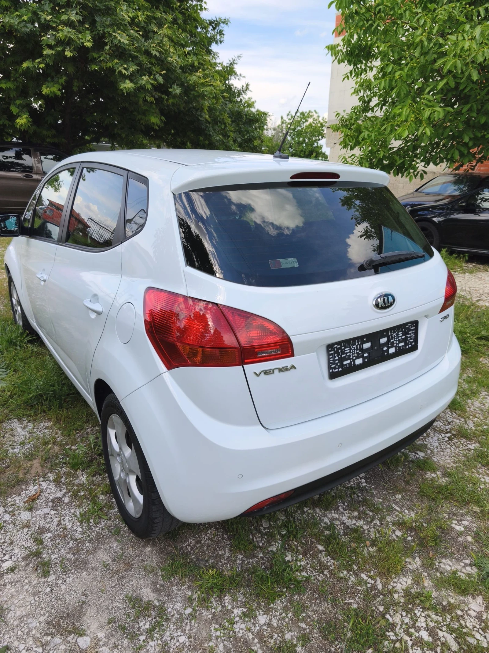 Kia Venga 1.6 CRDI 128 ks., снимка 8 - Автомобили и джипове - 54824670