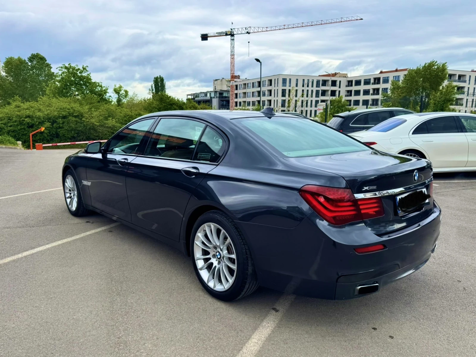 BMW 750, снимка 3 - Автомобили и джипове - 55091341