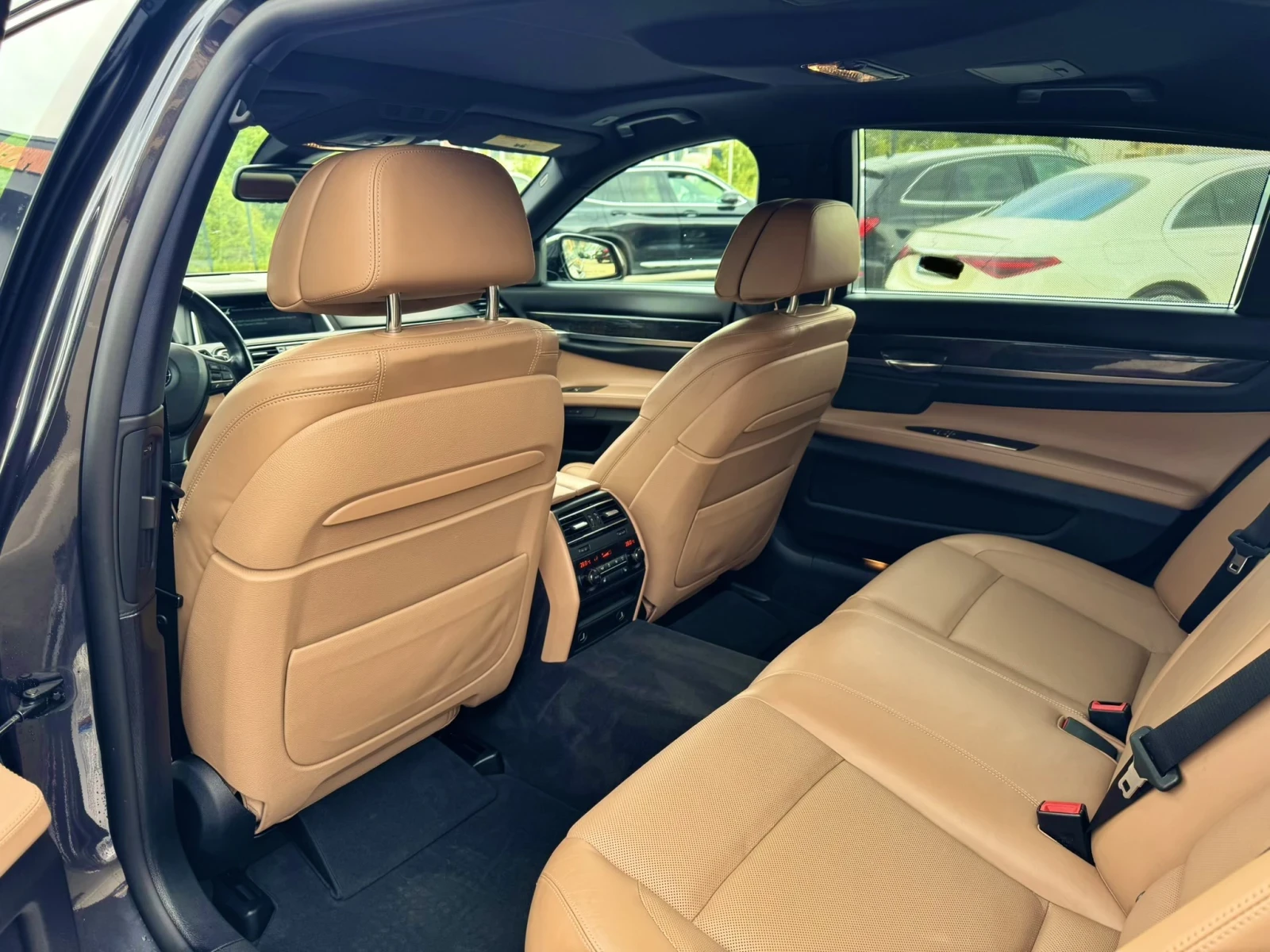 BMW 750, снимка 5 - Автомобили и джипове - 55091341