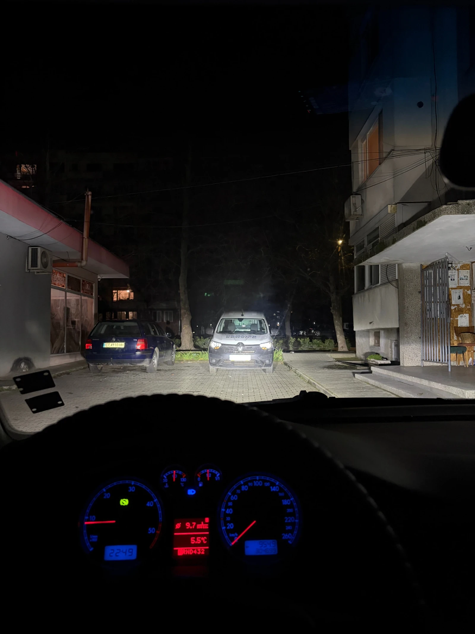 VW Passat, снимка 5 - Автомобили и джипове - 55108757