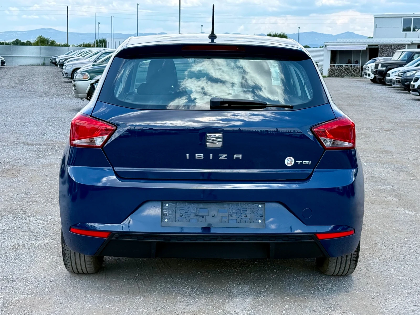 Seat Ibiza TGI* Facelift, снимка 4 - Автомобили и джипове - 55208062