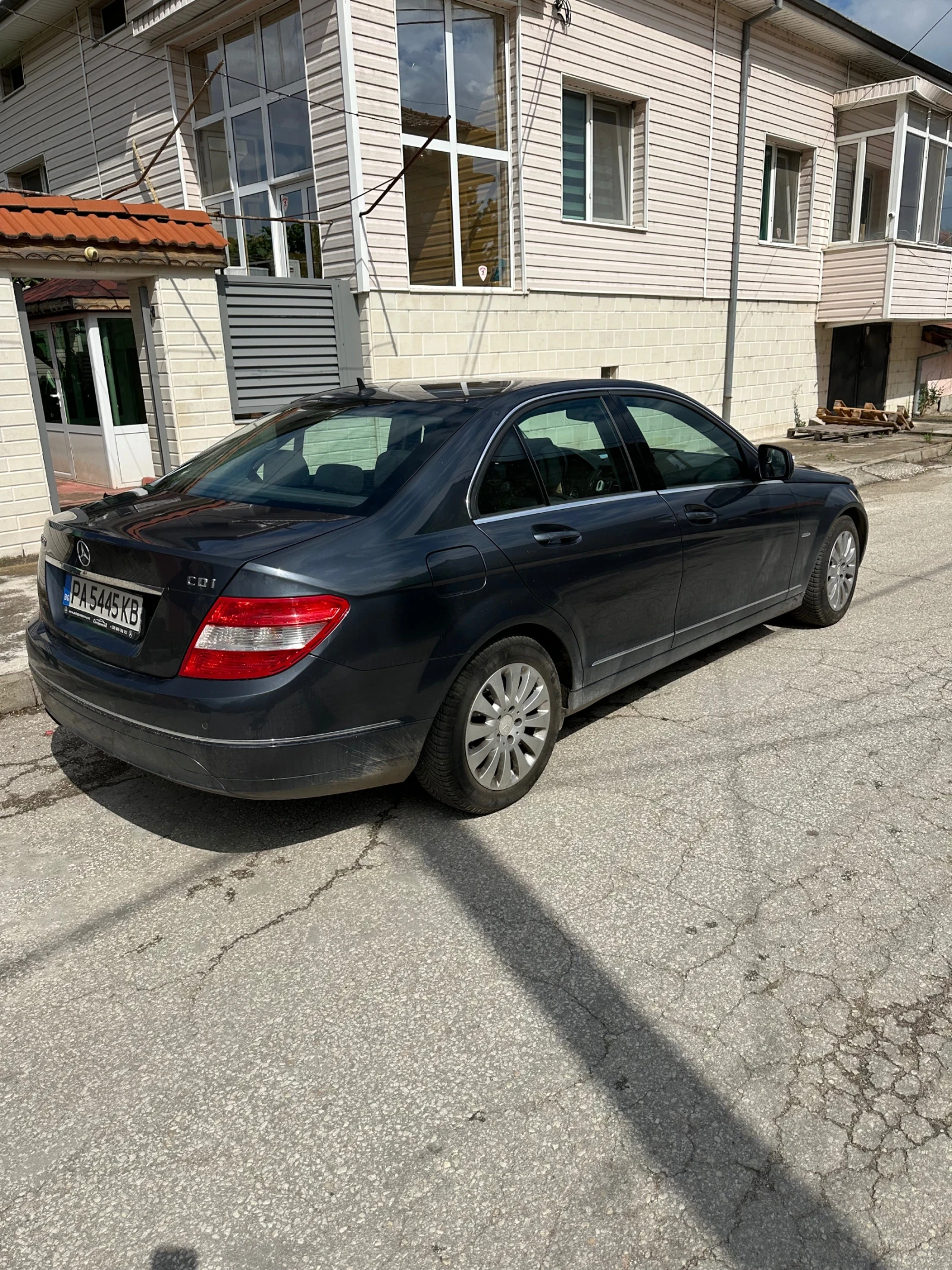 Mercedes-Benz C 220, снимка 3 - Автомобили и джипове - 55216913