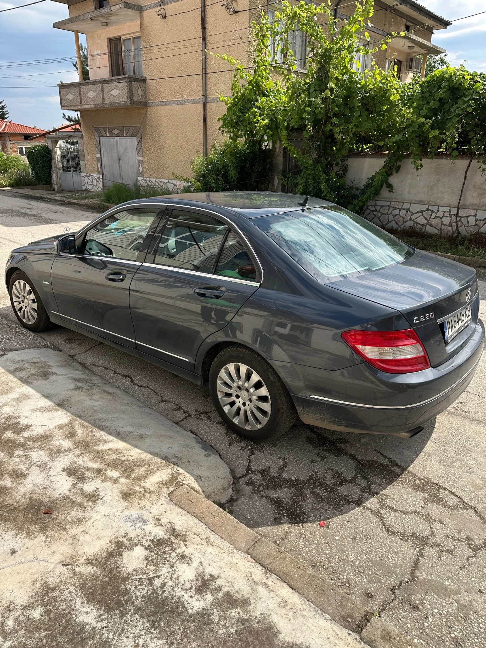 Mercedes-Benz C 220, снимка 2 - Автомобили и джипове - 55216913