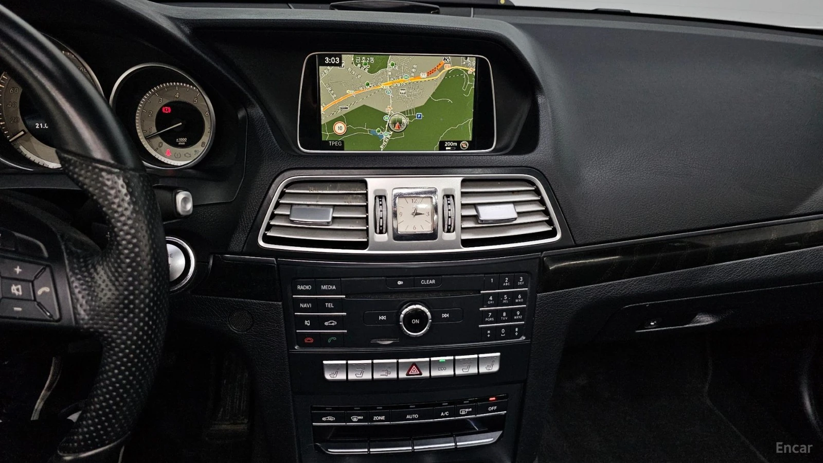 Mercedes-Benz E 200 Cabriolet* КОЖА* НАВИ* КАМЕРА, снимка 12 - Автомобили и джипове - 55422049