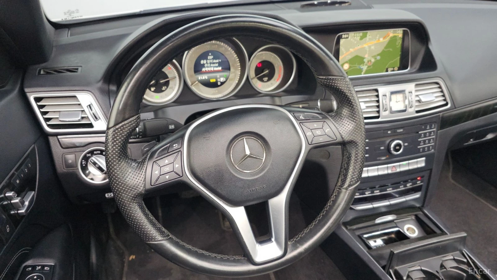 Mercedes-Benz E 200 Cabriolet* КОЖА* НАВИ* КАМЕРА, снимка 11 - Автомобили и джипове - 55422049