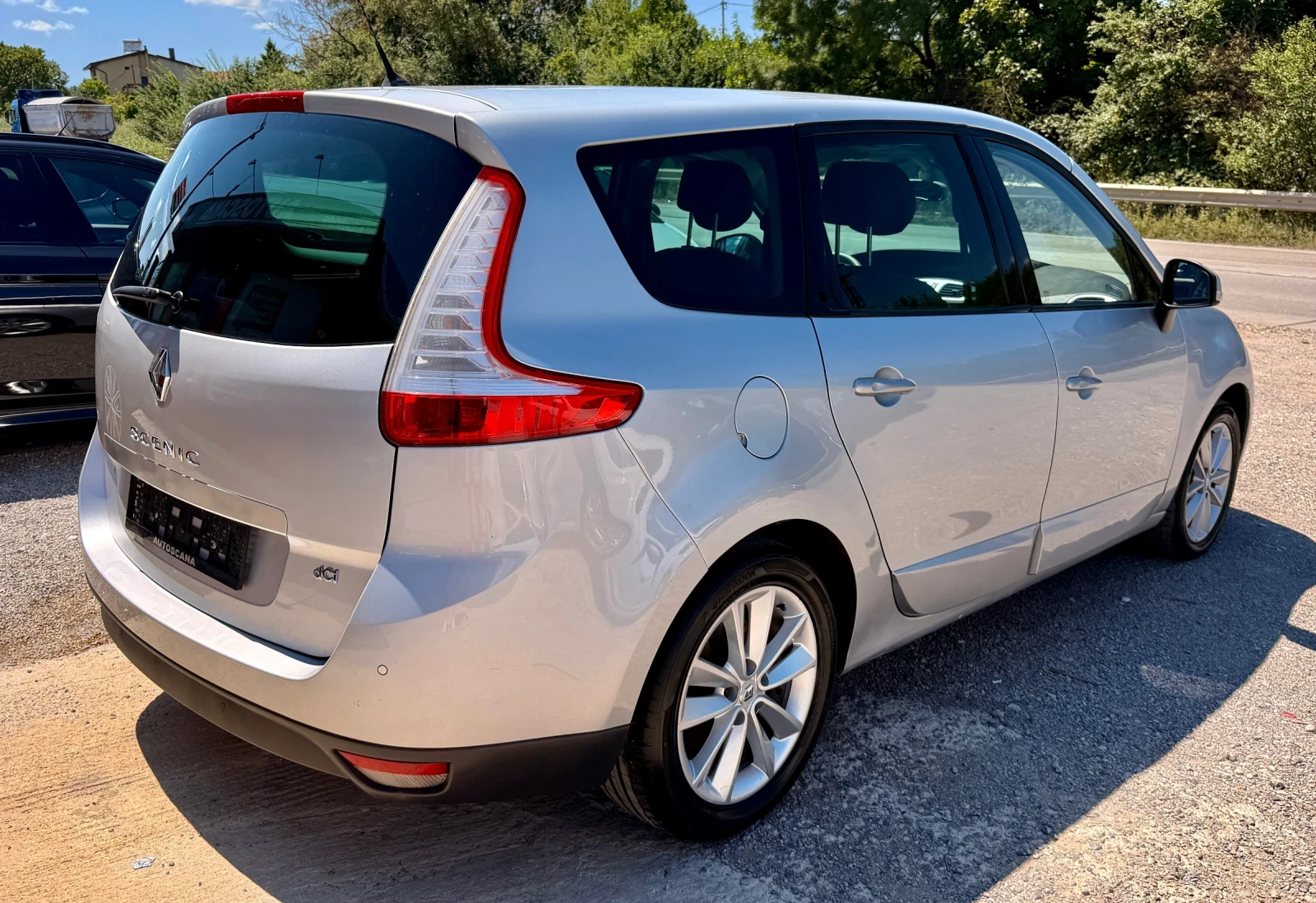Renault Scenic 6+ 1 / АВТОМАТИК, снимка 4 - Автомобили и джипове - 55467047