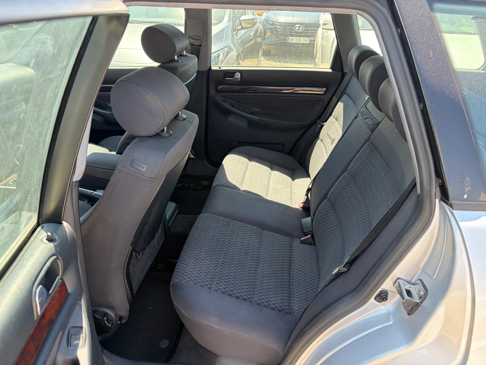 Audi A4 1.8i Avant GAZ, снимка 11 - Автомобили и джипове - 55816384