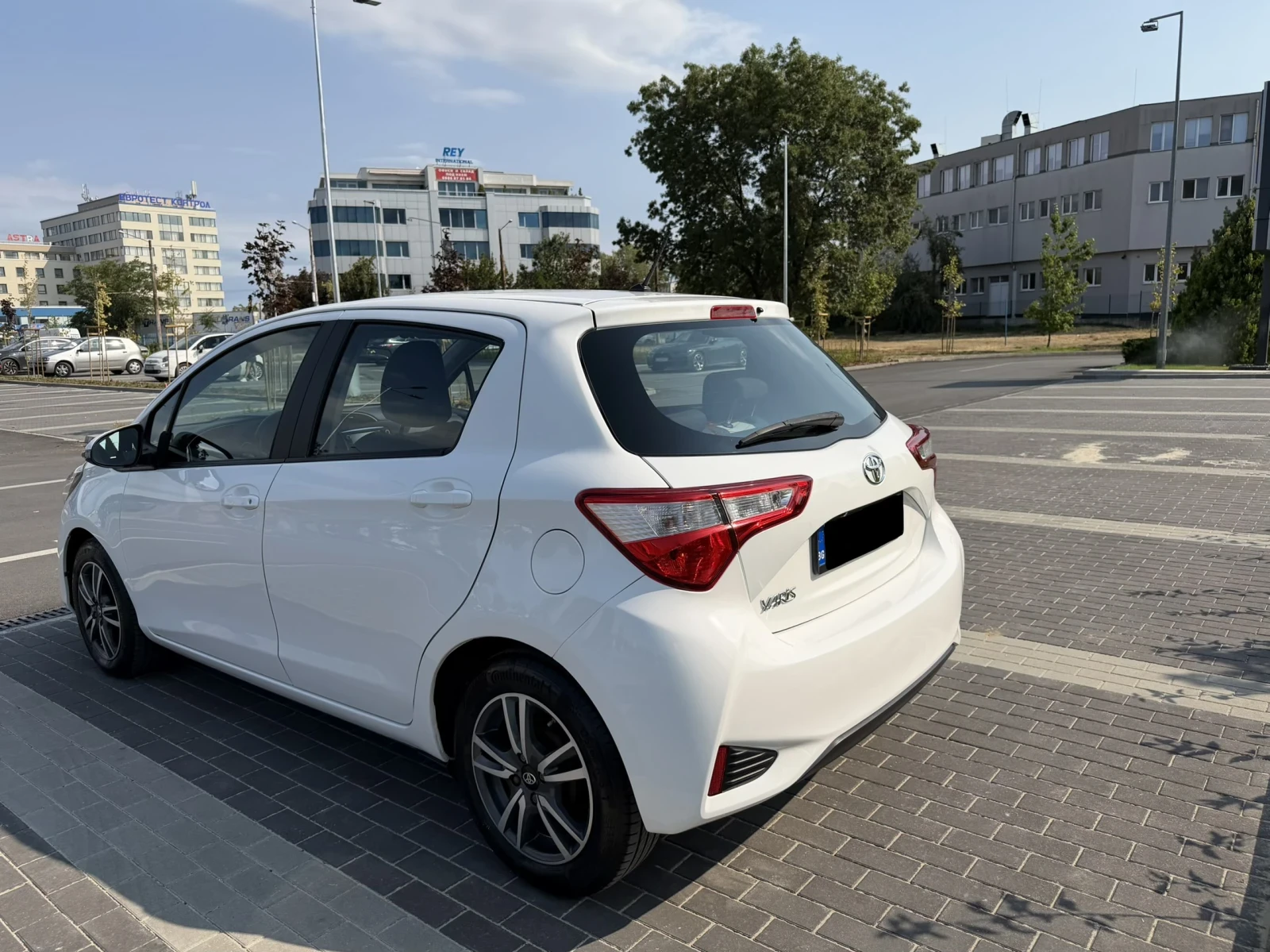 Toyota Yaris 1.5 VVT-iE, снимка 4 - Автомобили и джипове - 55979037