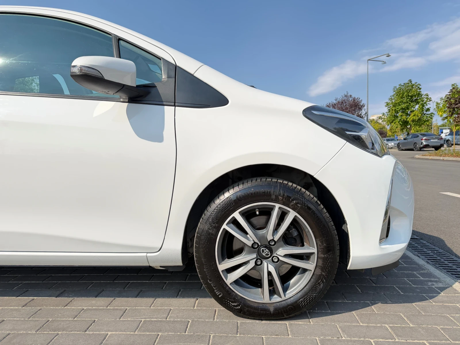 Toyota Yaris 1.5 VVT-iE, снимка 7 - Автомобили и джипове - 55979037
