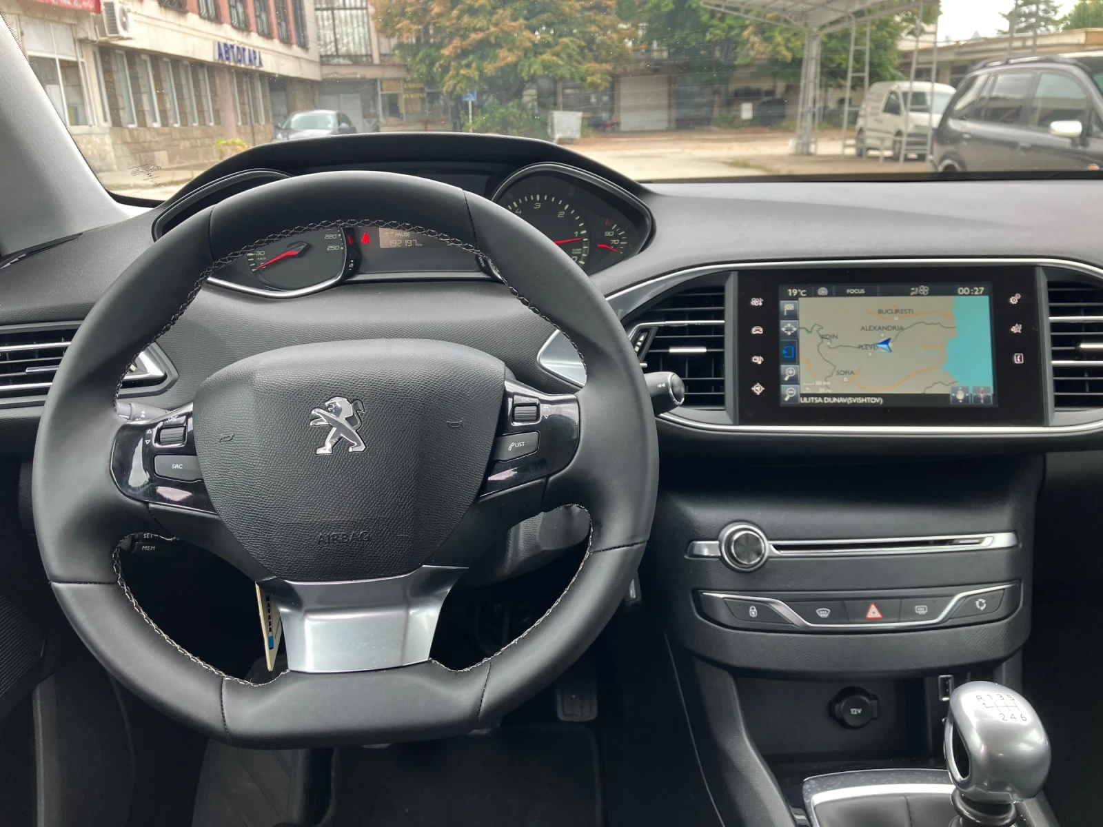 Peugeot 308 1.6HDI-NAVI, снимка 15 - Автомобили и джипове - 56057793