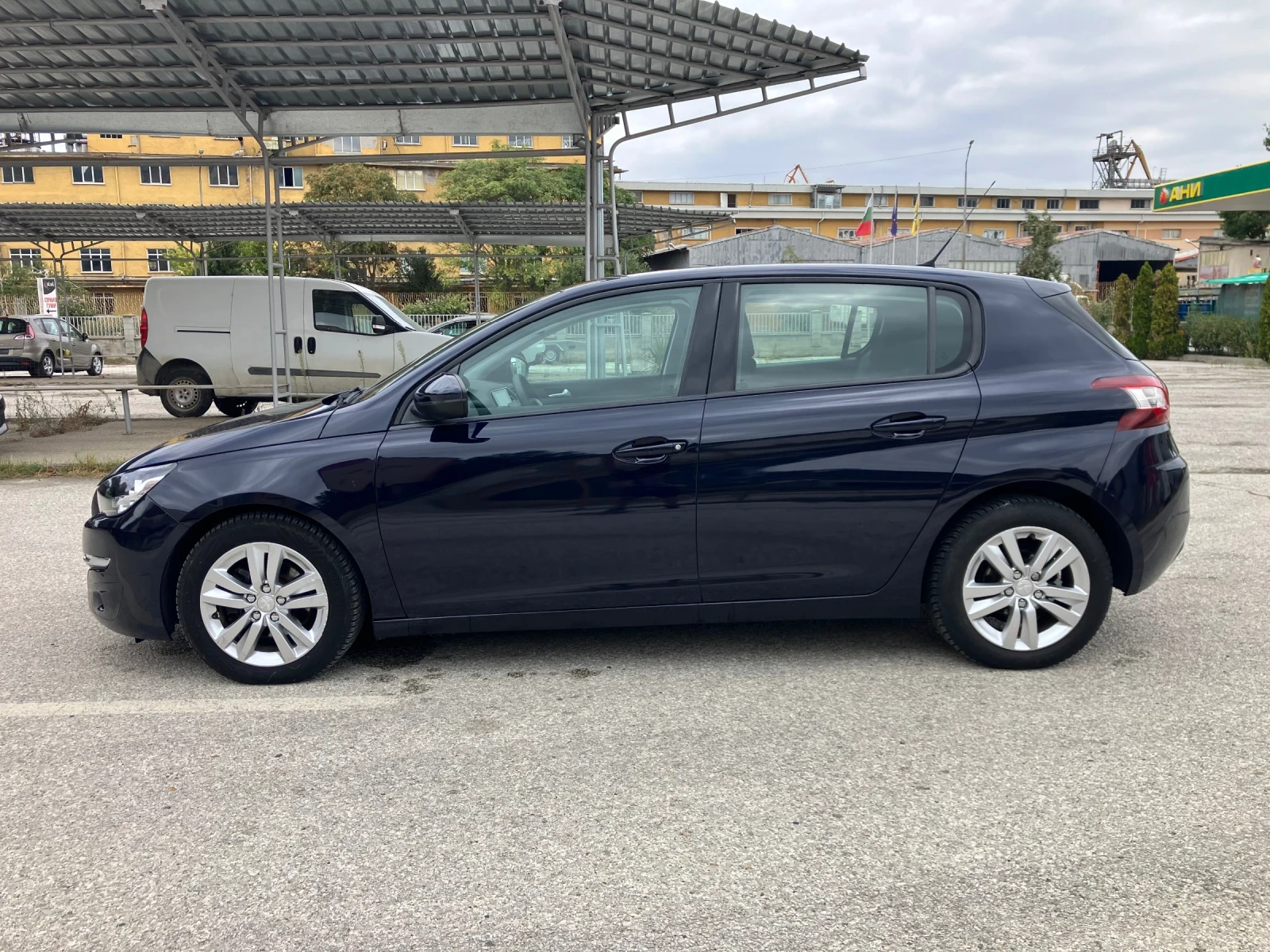 Peugeot 308 1.6HDI-NAVI, снимка 8 - Автомобили и джипове - 56057793