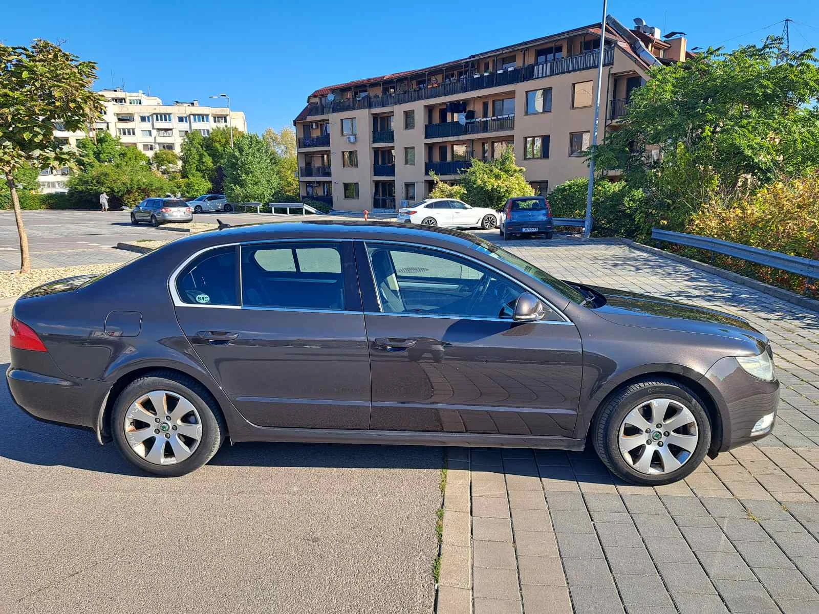 Skoda Superb, снимка 3 - Автомобили и джипове - 56107451
