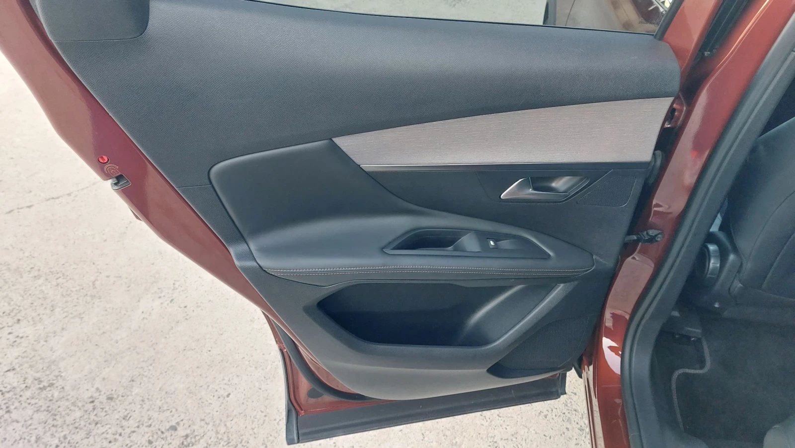 Peugeot 3008, снимка 11 - Автомобили и джипове - 56226842