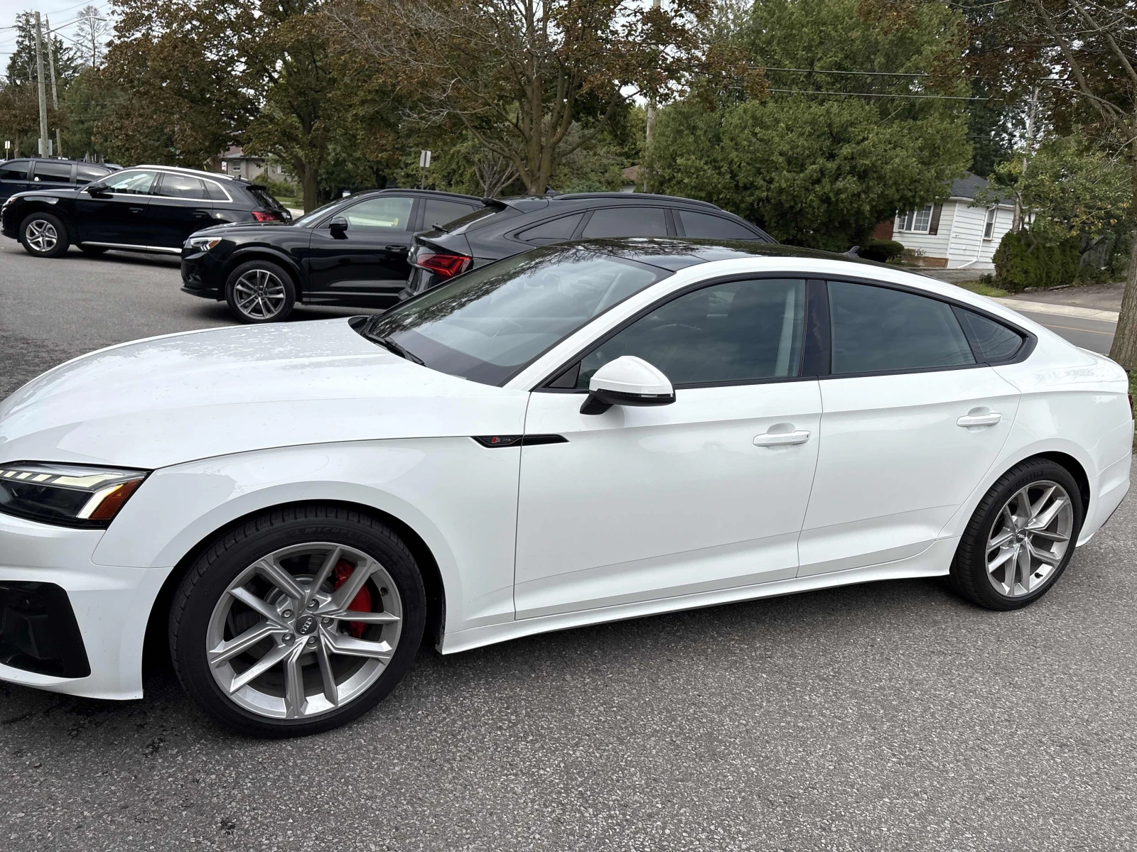 Audi A5 Progressiv / Distronic  / Camera / Carfax, снимка 2 - Автомобили и джипове - 56228980