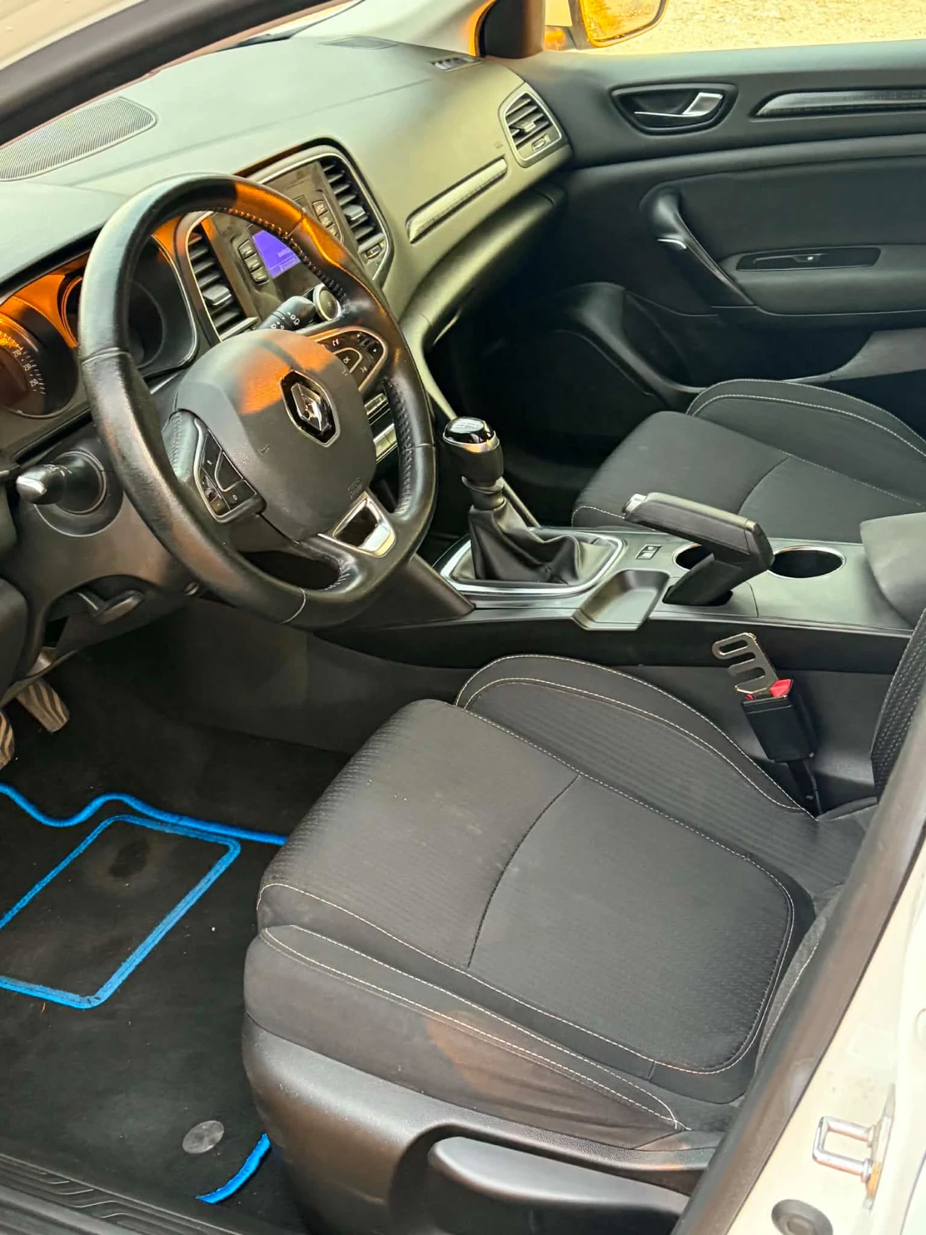 Renault Megane 1.2, снимка 4 - Автомобили и джипове - 56411142