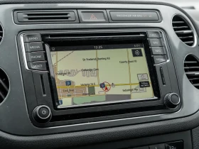 VW Tiguan 2.0 TSI 4MOTION| R-LINE| FENDER AUDIO| PANO| КАФЯВ, снимка 11