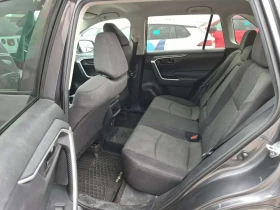 Toyota Rav4 * LE * АВТОКРЕДИТ * ГЛАВНО ПРЕДСТАВИТЕЛСТВО, снимка 11