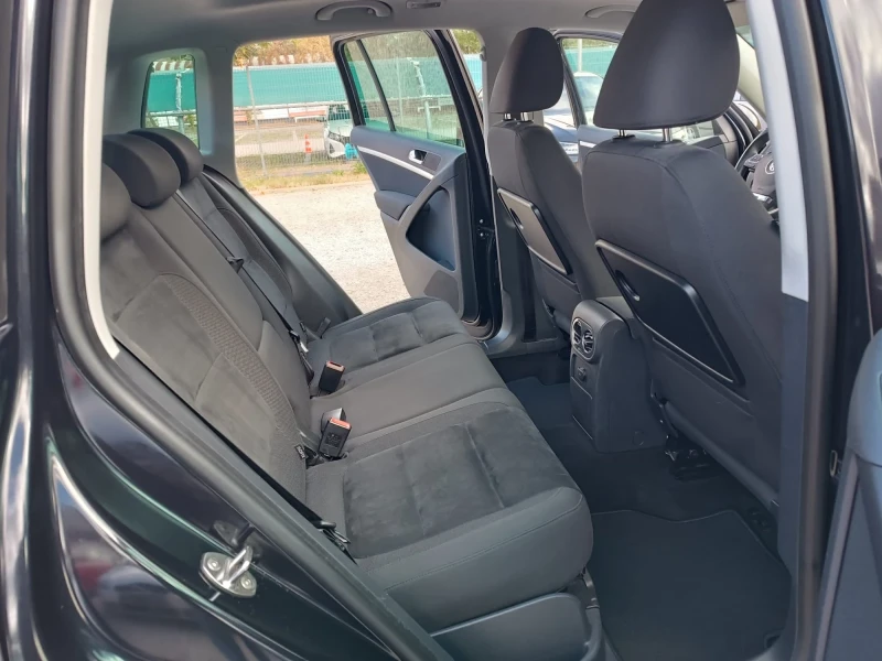 VW Tiguan 2.0 TSI 4 Мotion Ръчни Скорости, снимка 12 - Автомобили и джипове - 51959457