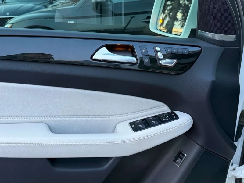 Mercedes-Benz GLE * GLE400 * CARFAX * БЕЗ ПЪРВОНАЧАЛНА ВНОСКА, снимка 10 - Автомобили и джипове - 53102760