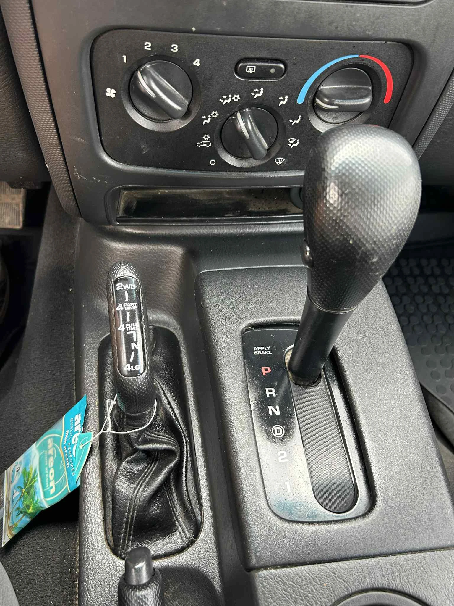 Jeep Cherokee  - изображение 8