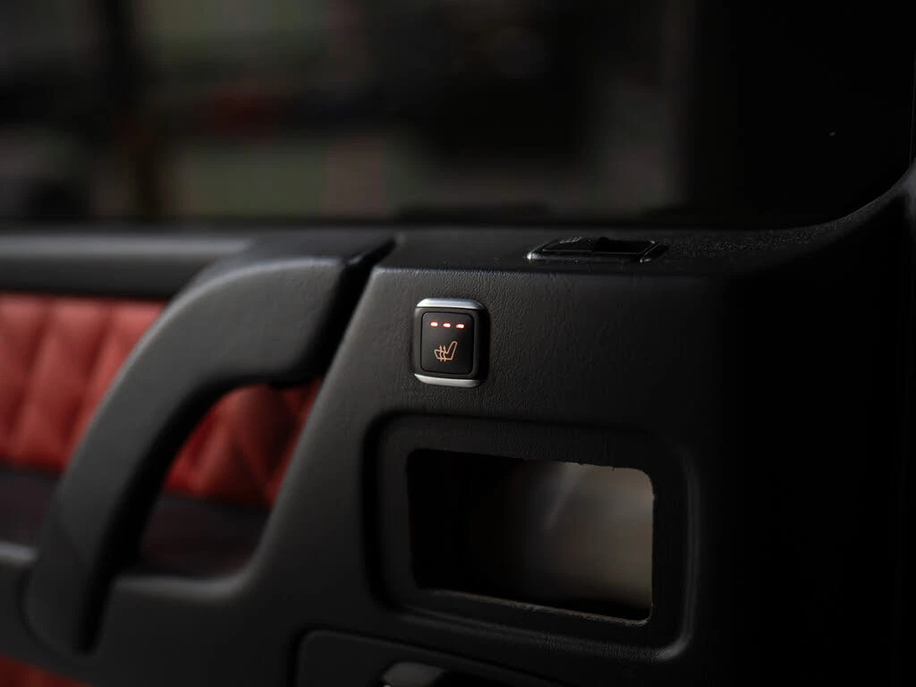 Mercedes-Benz G 63 AMG 4MATIC* АвтоКредит* (ЦЕНА ДО БГ), снимка 12 - Автомобили и джипове - 53831150