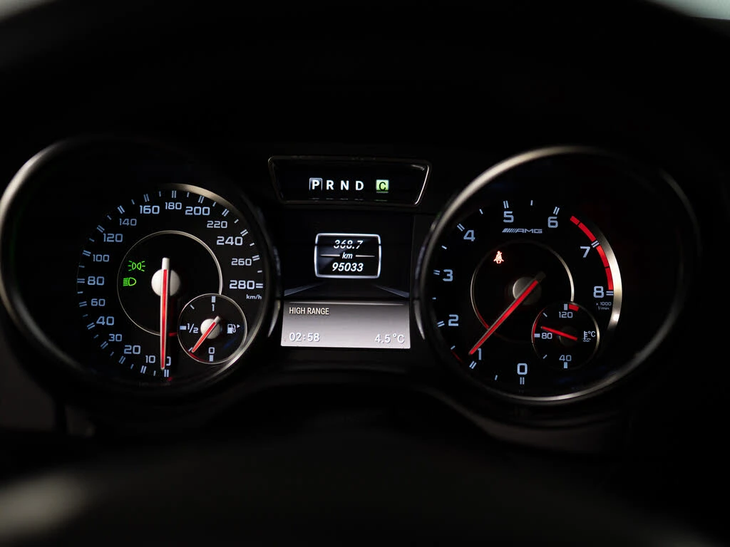 Mercedes-Benz G 63 AMG 4MATIC* АвтоКредит* (ЦЕНА ДО БГ), снимка 15 - Автомобили и джипове - 53831150