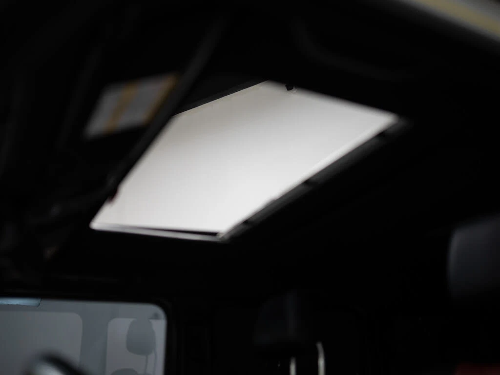 Mercedes-Benz G 63 AMG 4MATIC* АвтоКредит* (ЦЕНА ДО БГ), снимка 13 - Автомобили и джипове - 53831150