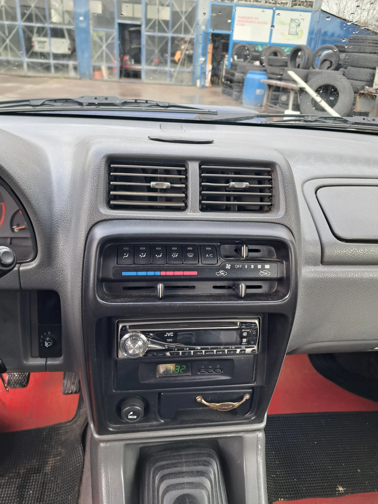 Suzuki Vitara 1.9 TDI, снимка 7 - Автомобили и джипове - 54075444