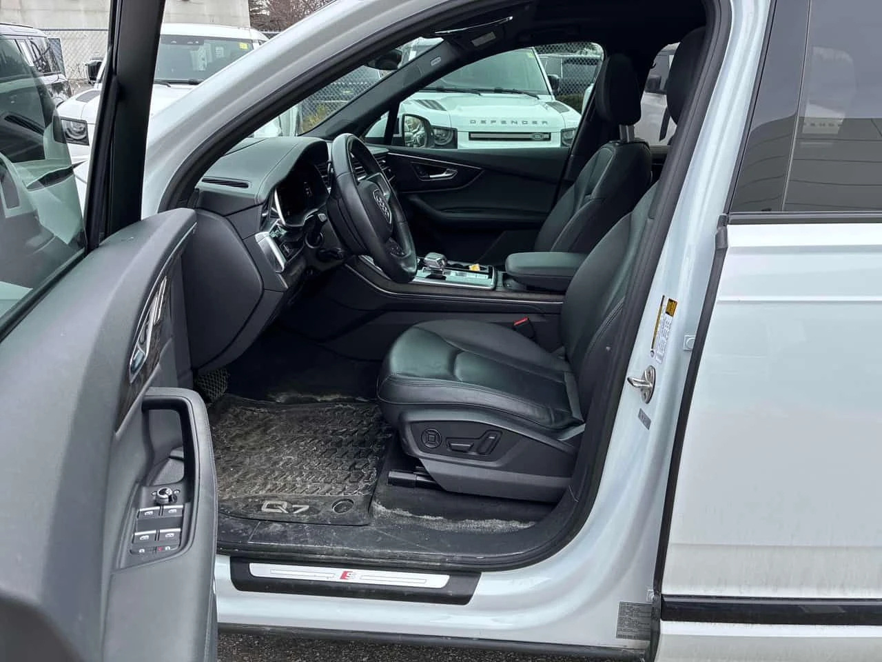 Audi Q7 Technik  CARFAX, снимка 5 - Автомобили и джипове - 54544491
