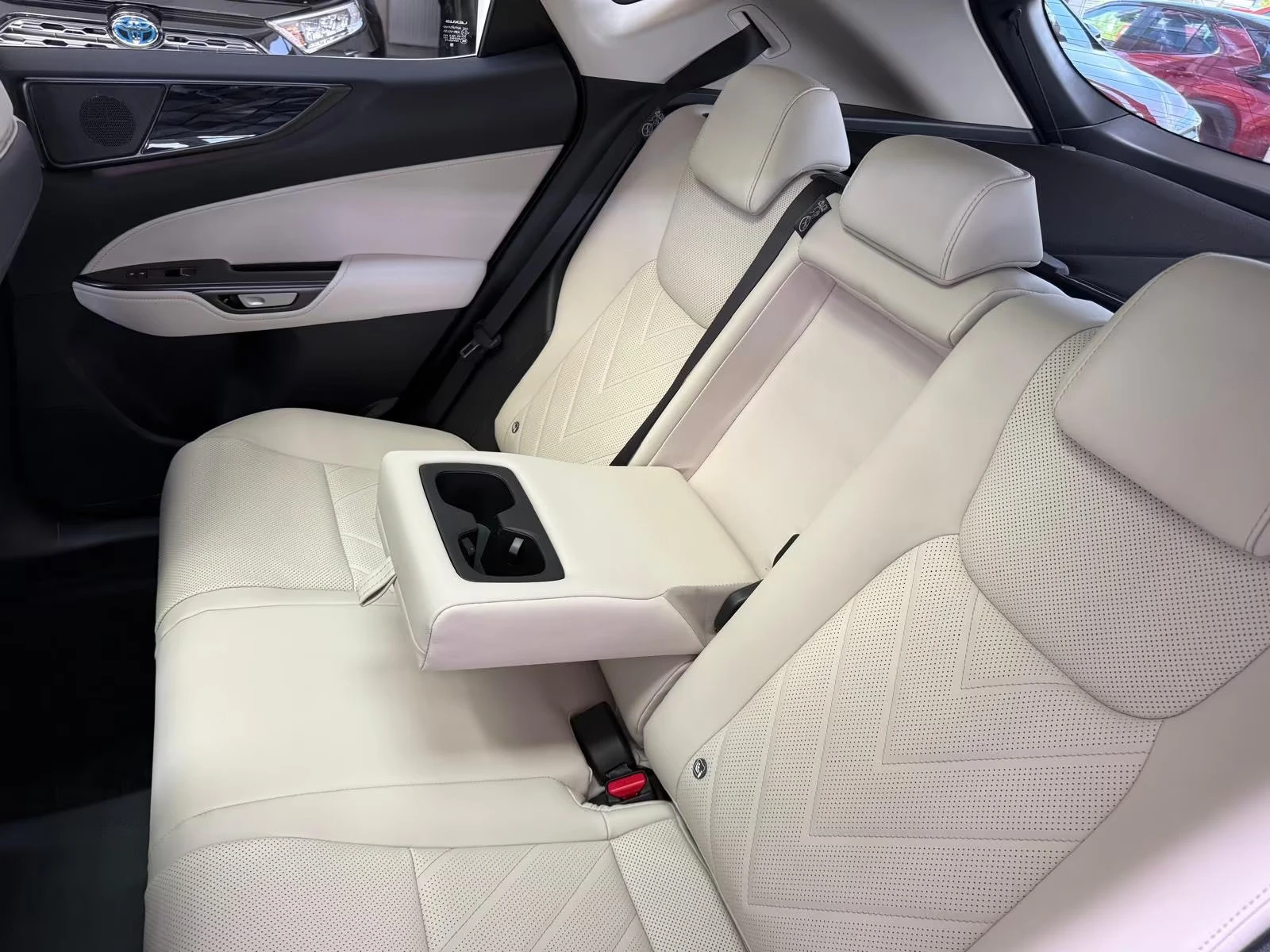 Lexus NX 450 h+ /4X4/292HP/EXECUTIVE/PANO/360/MEMO/HUD/LED/442q, снимка 15 - Автомобили и джипове - 55009564