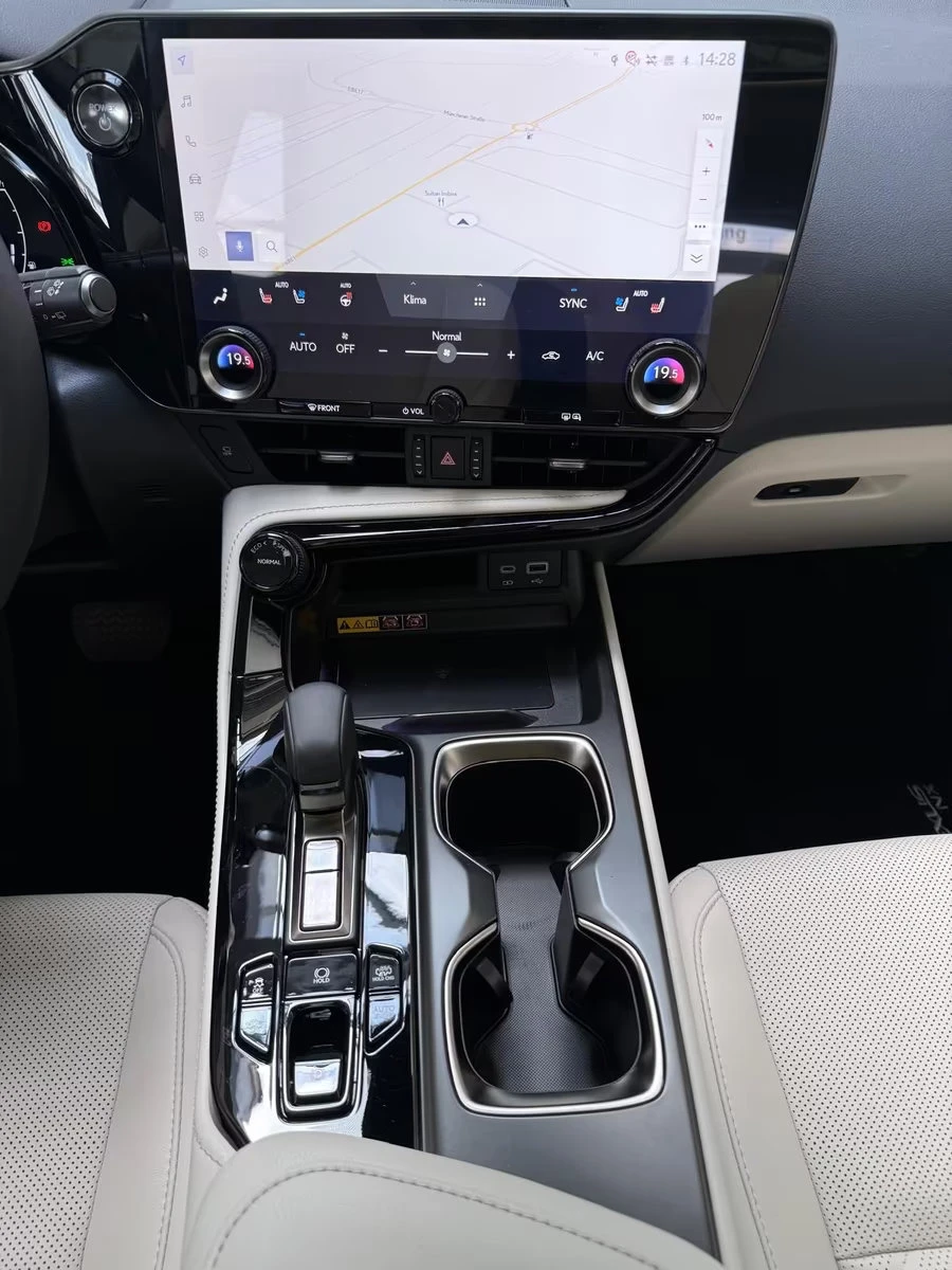Lexus NX 450 h+ /4X4/292HP/EXECUTIVE/PANO/360/MEMO/HUD/LED/442q, снимка 12 - Автомобили и джипове - 55009564