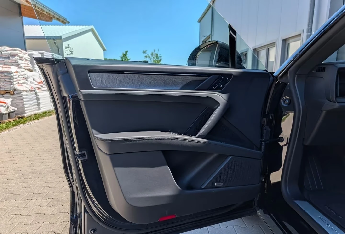 Porsche Cayenne ELECTRIC/PANO/BOSE/Park Assist, снимка 9 - Автомобили и джипове - 55132662