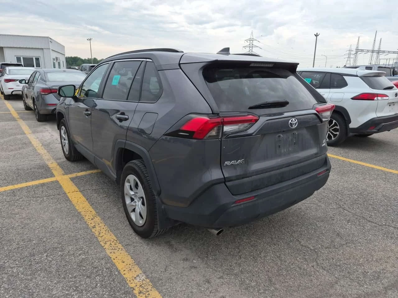 Toyota Rav4 * LE * АВТОКРЕДИТ * ГЛАВНО ПРЕДСТАВИТЕЛСТВО, снимка 4 - Автомобили и джипове - 55279756