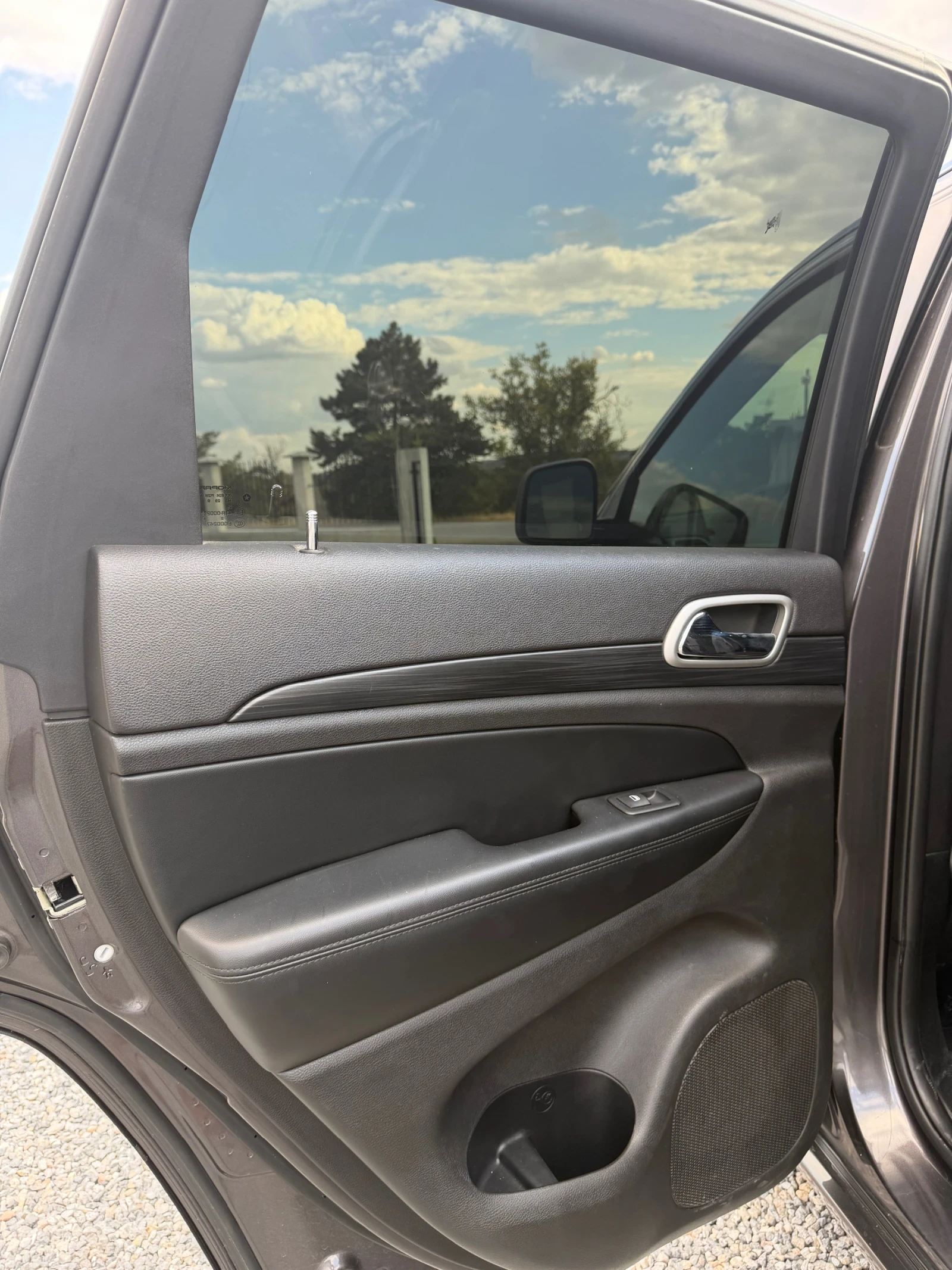 Jeep Grand cherokee 3.6 LIMITED, снимка 14 - Автомобили и джипове - 55745951