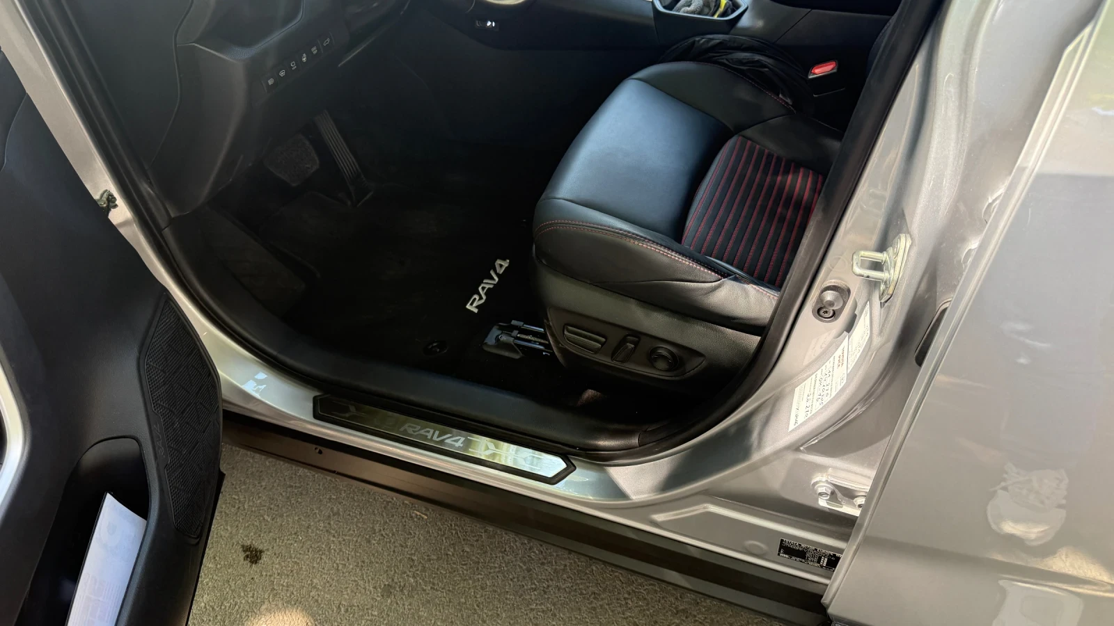 Toyota Rav4, снимка 14 - Автомобили и джипове - 55751605
