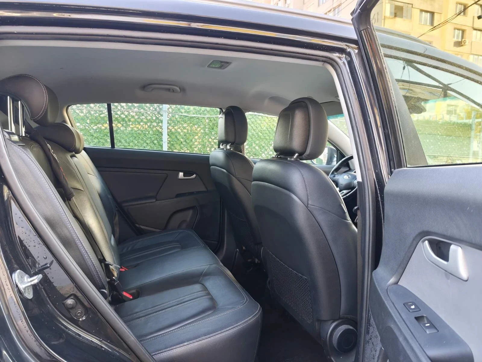 Kia Sportage 1.7crdi-116к.с Premium Кожа Навигация Камера, снимка 14 - Автомобили и джипове - 56214987